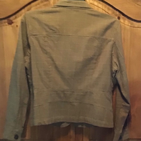 Women’s Tailored Blazer - Picture 2 of 7